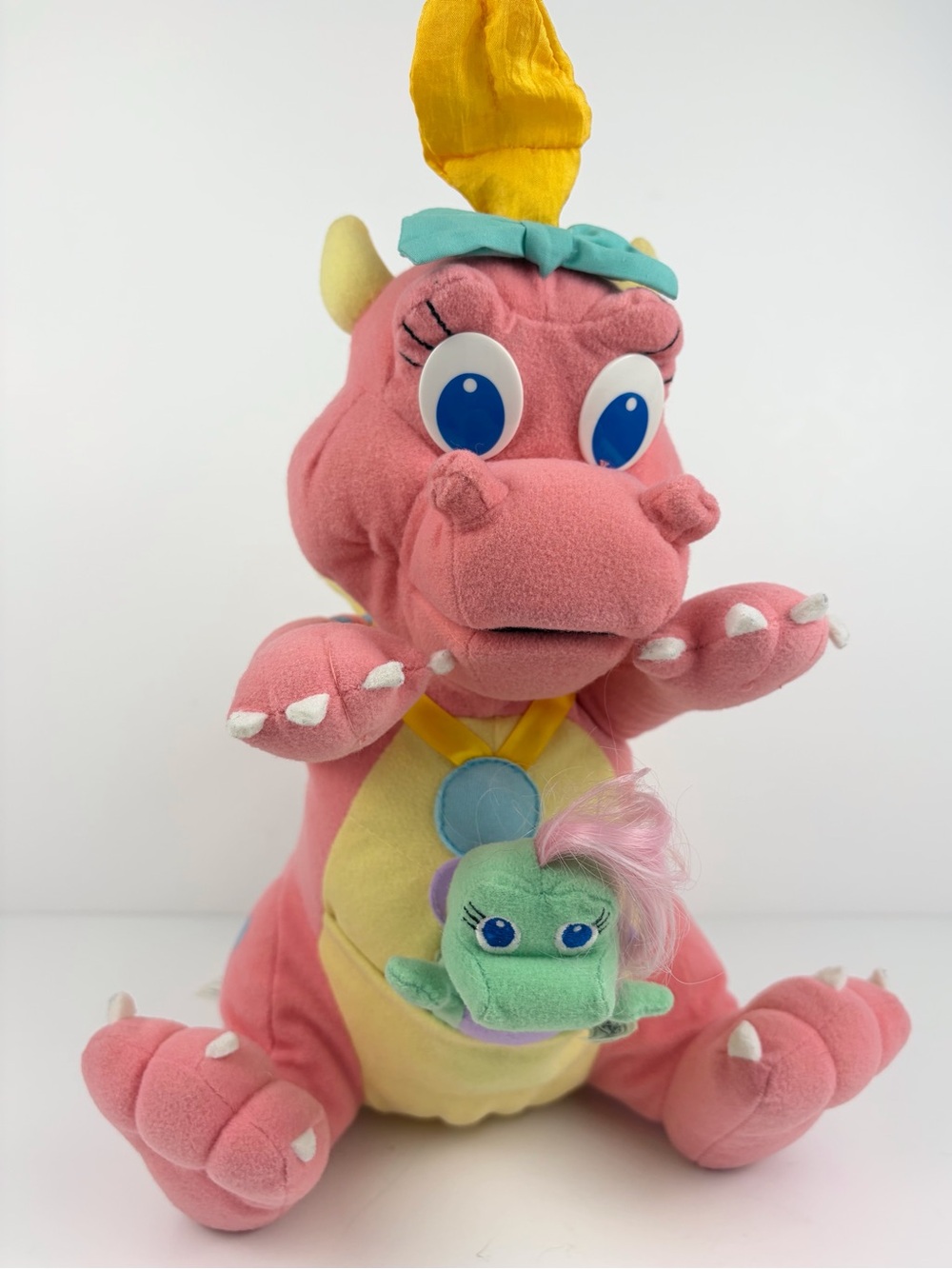 Playskool 1999 Dragon Tales Babysitting Surprise Cassie 12 in Plush Toy